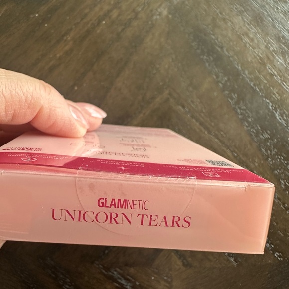 Glamnetic Press-On Nails Unicorn Tears Short Oval NWT - Picture 7 of 8